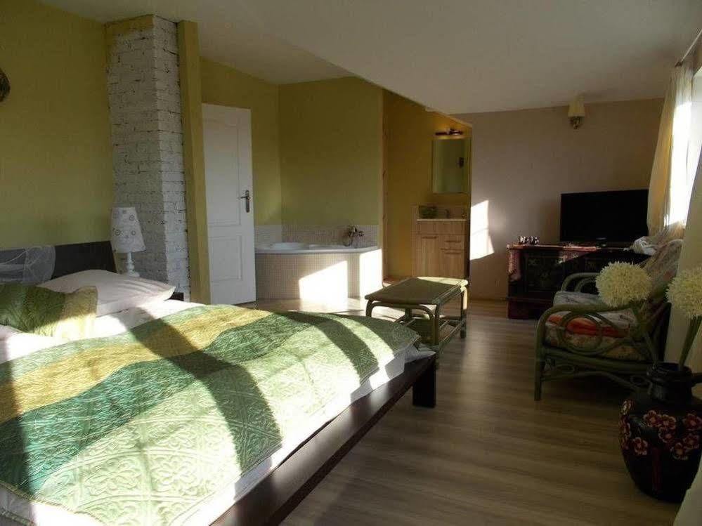Bed and Breakfast Bolimowianka Exterior foto